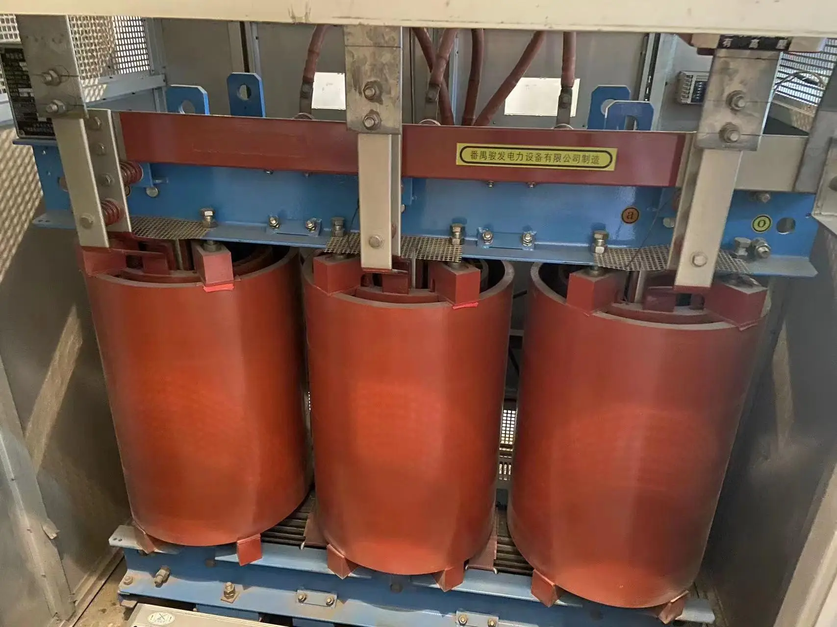 舊變壓器回收就選深圳市鑫進(jìn)發(fā)再生資源回收有限公司，專(zhuān)業(yè)回收多類(lèi)變壓器，價(jià)格合理服務(wù)優(yōu)